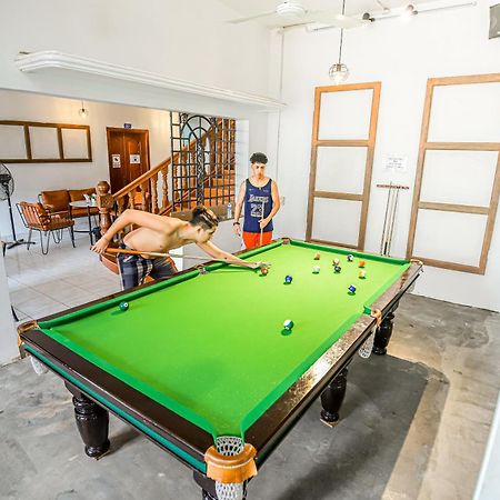 Bliss & Beats Hostel Phnom-Penh Buitenkant foto