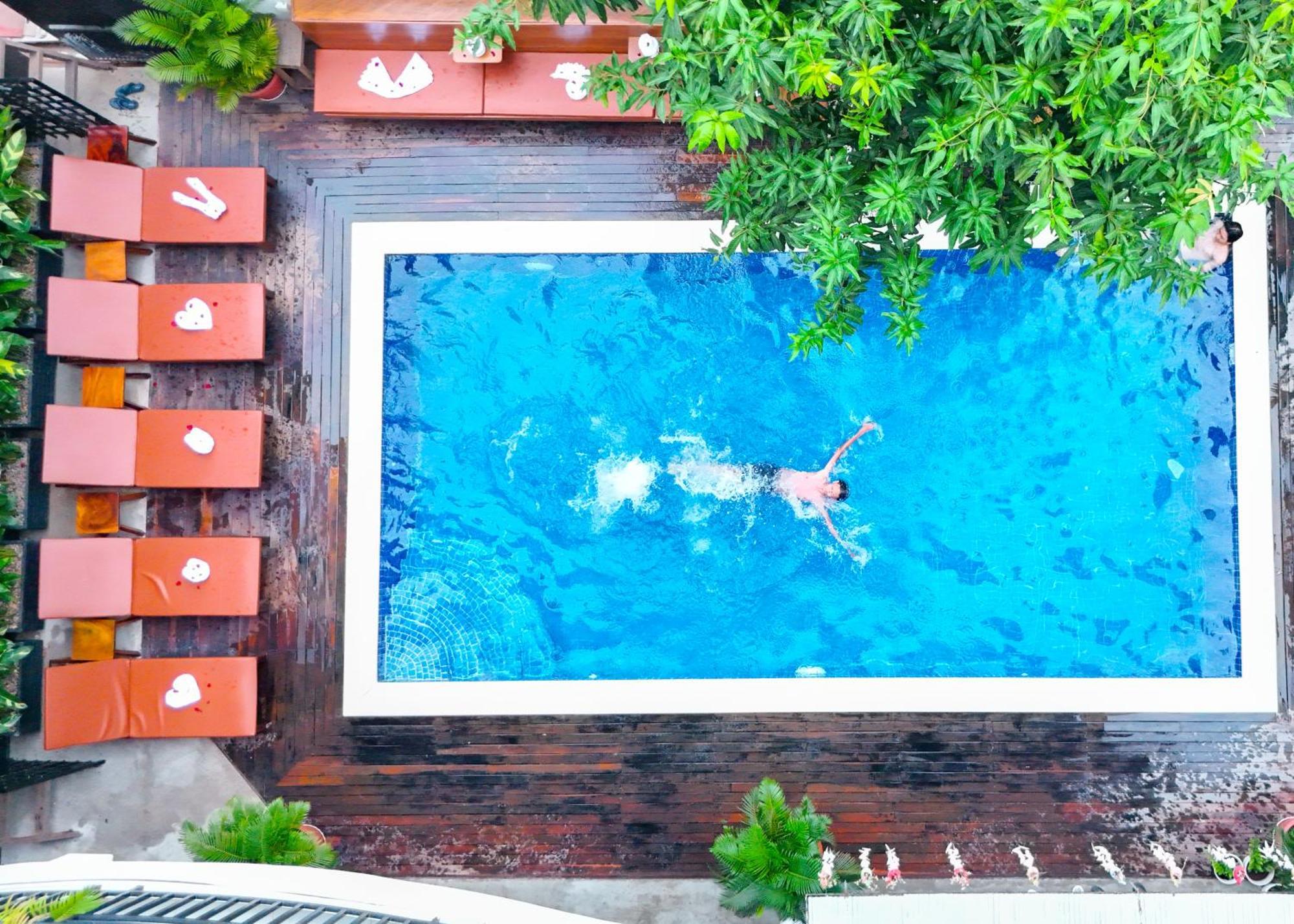 Bliss & Beats Hostel Phnom-Penh Buitenkant foto