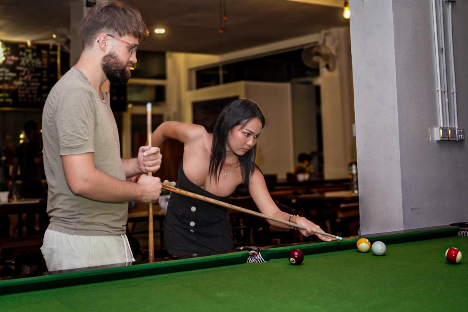 Bliss & Beats Hostel Phnom-Penh Buitenkant foto